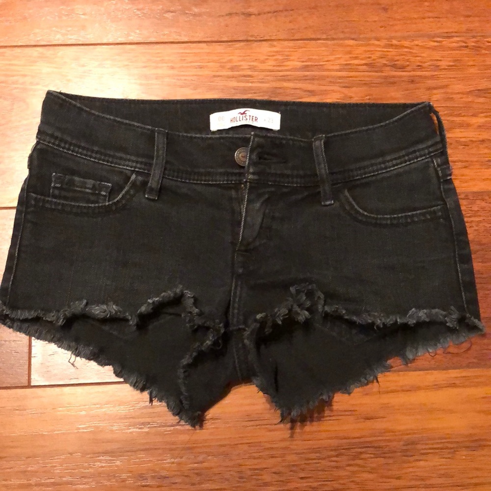 Hollister shorts size 00 or 23